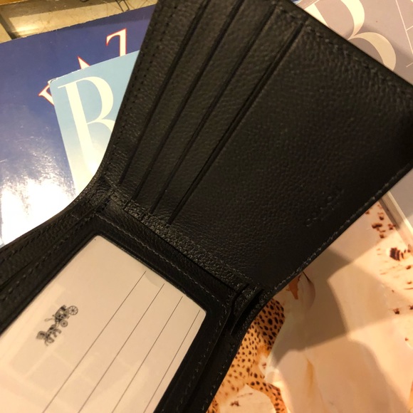 ❌SOLD❌ Coach Compact ID Wallet In Varsity Blue - Picture 4 of 7